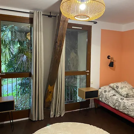 Le Cot A Partager Bed & Breakfast